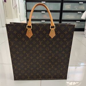 AUTHENTIC LOUIS VUITTON Brown Monogram Sac Plat handbag